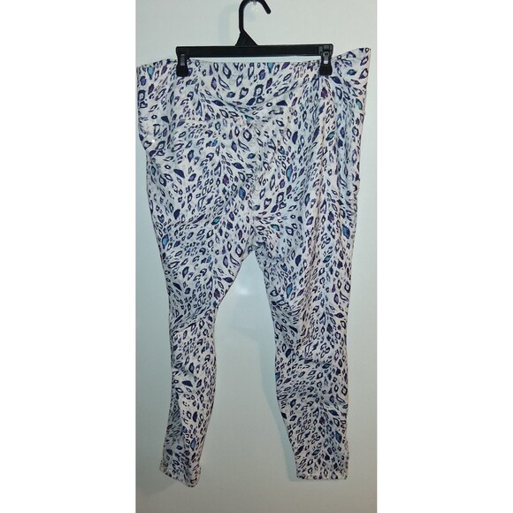 Fabletics Powerhold White Leopard Print Leggings Sz 3X - Picture 3 of 3